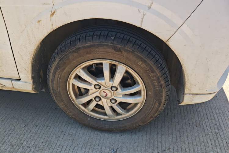 Used Wuling Hongguang 2019 1.5L S Comfort Edition China VI LAR Right Front Wheel Hub