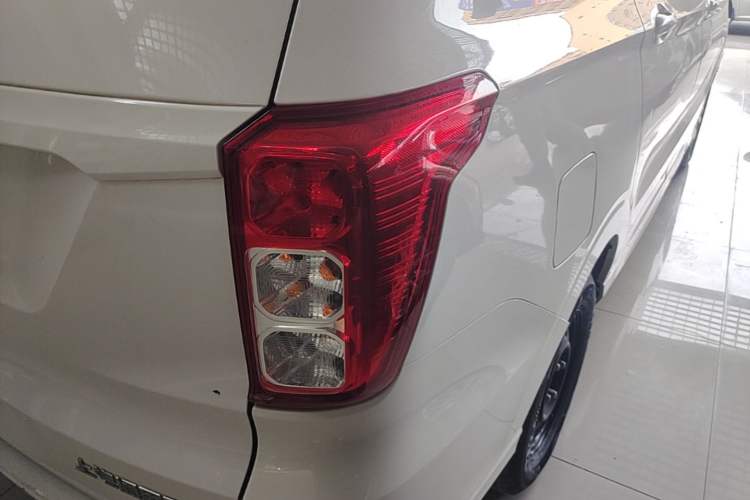 Used Wuling Hongguang 2019 1.5L S Standard Version China VI LAR Right Rear Taillight