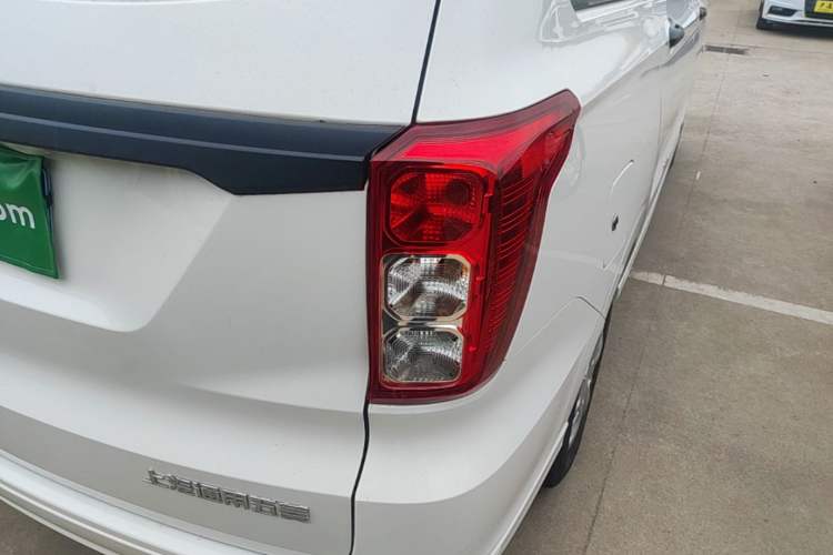 Used Wuling Hongguang 2019 1.5L S Basic Version China VI Standard LAR Right Rear Taillight