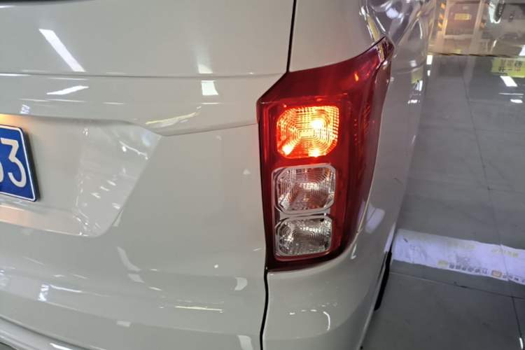 Used Wuling Hongguang 2019 1.5L S Standard Version China VI LAR Right Rear Taillight