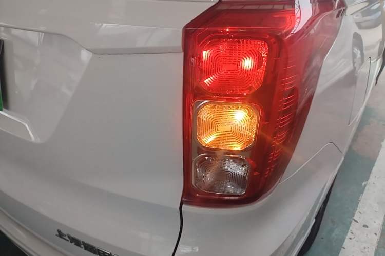 Used Wuling Hongguang 2019 1.5L S Standard Version China VI LAR Right Rear Taillight