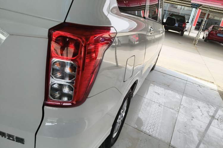 Used Wuling Hongguang 2019 1.5L S Standard Version China VI LAR Right Rear Taillight