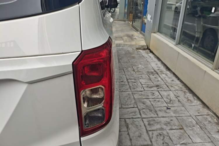 Used Wuling Hongguang 2019 1.5L S Comfort Edition China VI LAR Right Rear Taillight