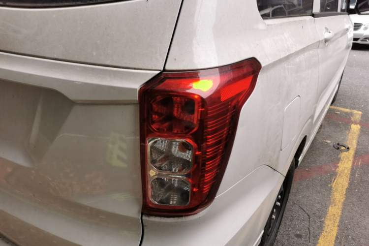 Used Wuling Hongguang 2019 1.5L S Standard Version China VI LAR Right Rear Taillight
