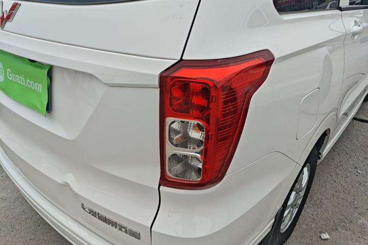 Used Wuling Hongguang 2019 1.5L S Standard Version China VI LAR Right Rear Taillight