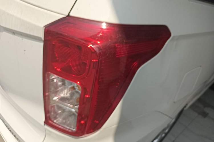 Used Wuling Hongguang 2019 1.5L S Standard Version China VI LAR Right Rear Taillight
