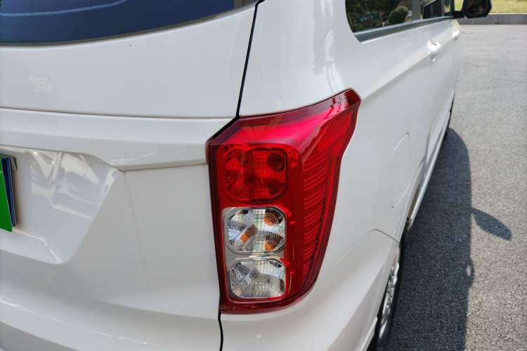Used Wuling Hongguang 2019 1.5L S Comfort Edition China VI LAR Right Rear Taillight