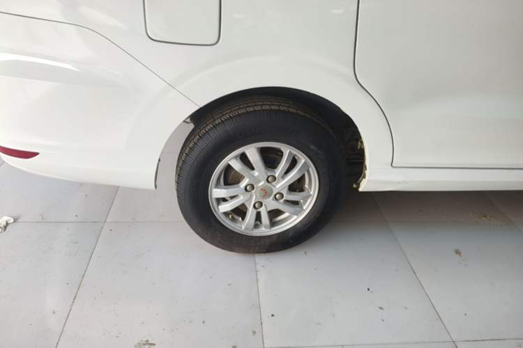 Used Wuling Hongguang 2019 1.5L S Standard Version China VI LAR Right Rear Wheel Hub