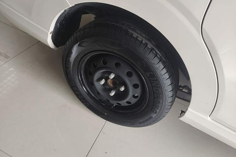 Used Wuling Hongguang 2019 1.5L S Standard Version China VI LAR Right Rear Wheel Hub