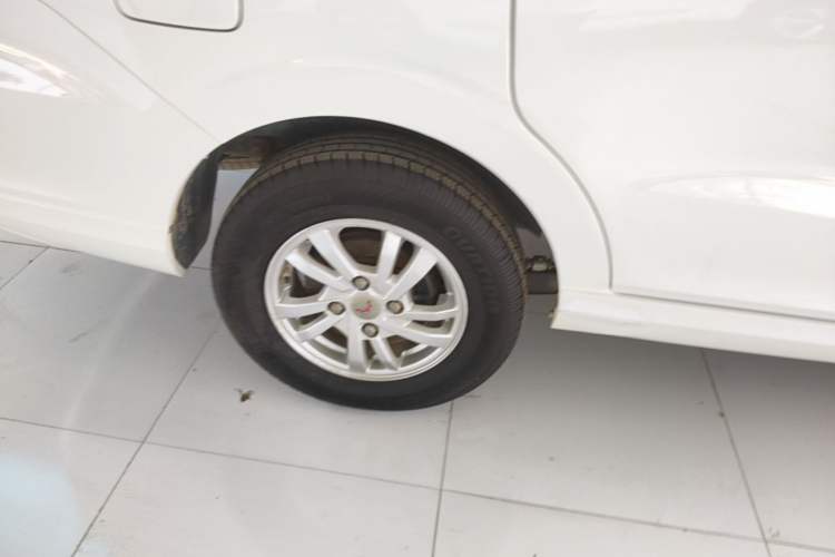Used Wuling Hongguang 2019 1.5L S Standard Version China VI LAR Right Rear Wheel Hub