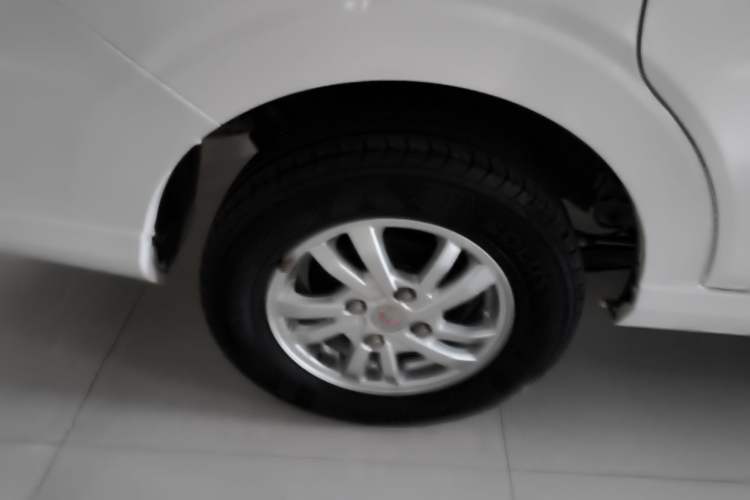 Used Wuling Hongguang 2019 1.5L S Standard Version China VI LAR Right Rear Wheel Hub