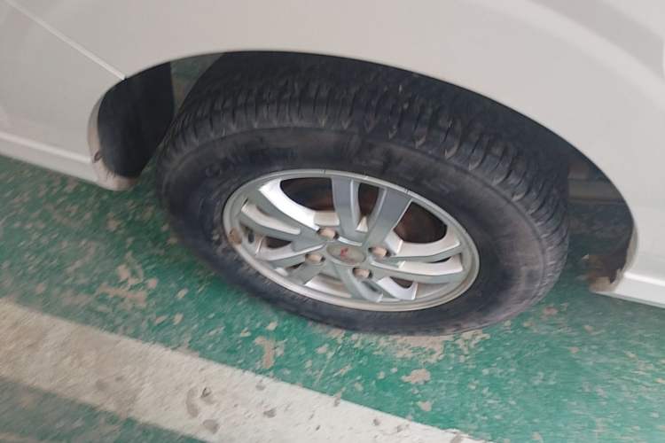 Used Wuling Hongguang 2019 1.5L S Standard Version China VI LAR Right Rear Wheel Hub