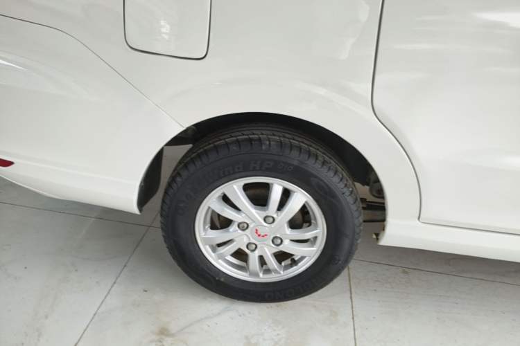 Used Wuling Hongguang 2019 1.5L S Standard Version China VI LAR Right Rear Wheel Hub