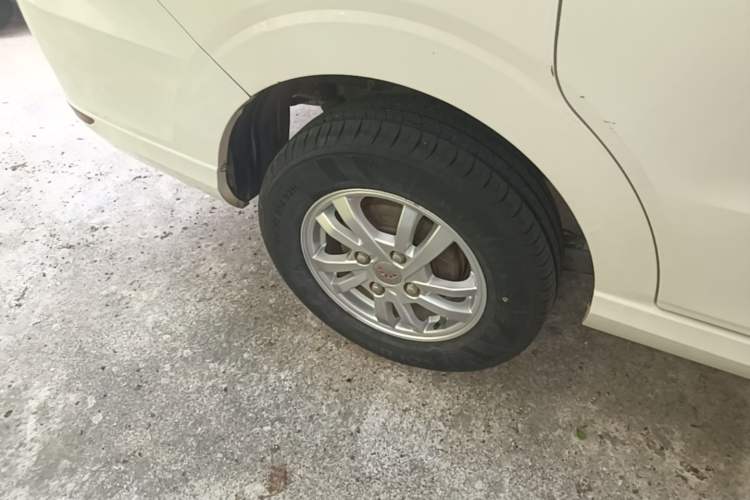 Used Wuling Hongguang 2019 1.5L S Standard Version China VI LAR Right Rear Wheel Hub
