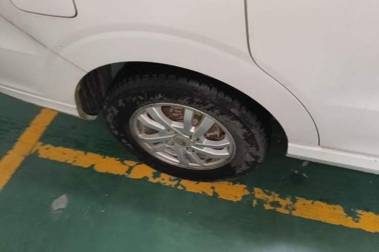 Used Wuling Hongguang 2019 1.5L S Standard Version China VI LAR Right Rear Wheel Hub