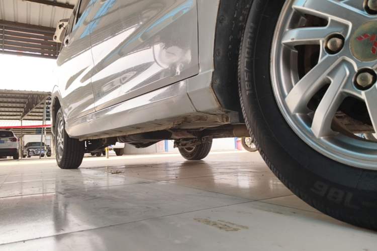 Used Wuling Hongguang 2019 1.5L S Standard Version China VI LAR Right Side Sill