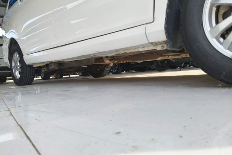 Used Wuling Hongguang 2019 1.5L S Standard Version China VI LAR Right Side Sill