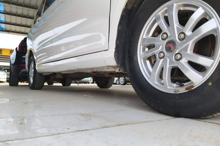 Used Wuling Hongguang 2019 1.5L S Standard Version China VI LAR Right Side Sill