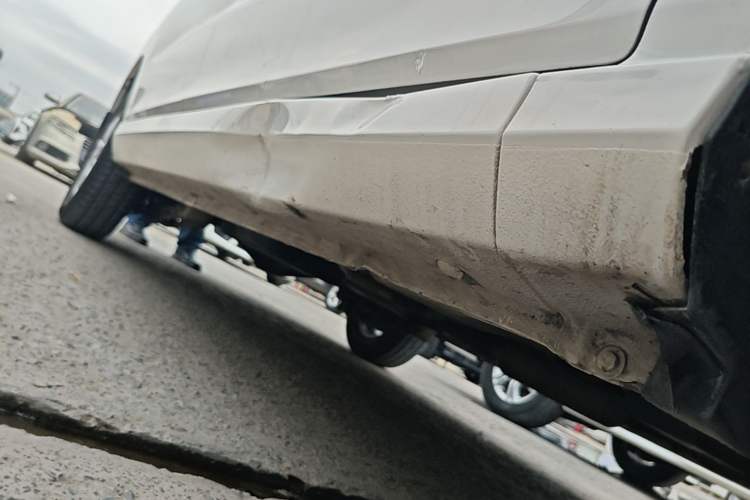 Used Wuling Hongguang 2019 1.5L S Standard Version China VI LAR Right Side Sill