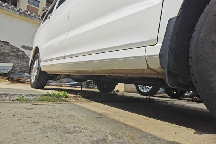 Used Wuling Hongguang 2019 1.5L S Standard Version China VI LAR Right Side Sill
