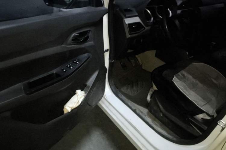 Used Wuling Hongguang 2019 1.5L S Standard Version China VI LAR Roof
