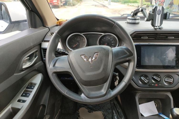 Used Wuling Hongguang 2019 1.5L S Comfort Edition China VI LAR Steering Wheel
