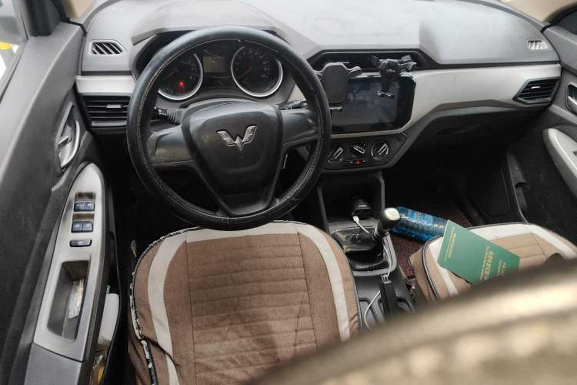 Used Wuling Hongguang 2019 1.5L S Standard Version China VI LAR Steering Wheel