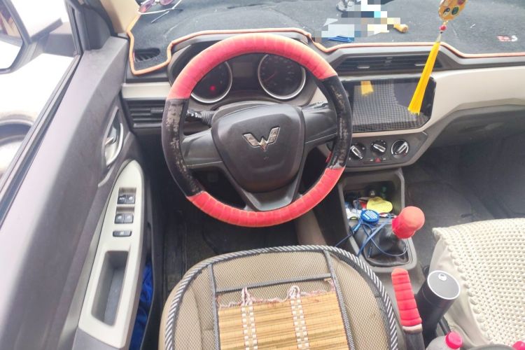 Used Wuling Hongguang 2019 1.5L S Comfort Edition China VI LAR Steering Wheel
