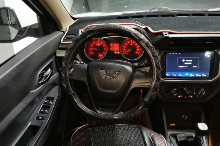 Used Wuling Hongguang 2019 1.5L S Standard Version China VI LAR Steering Wheel