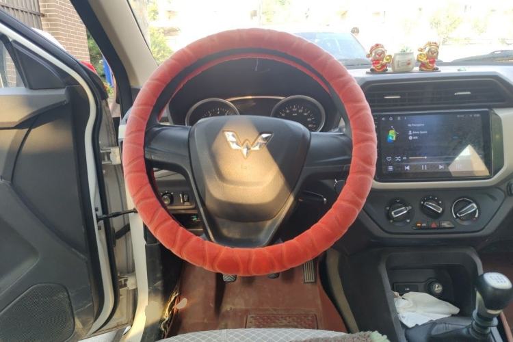 Used Wuling Hongguang 2019 1.5L S Comfort Edition China VI LAR Steering Wheel