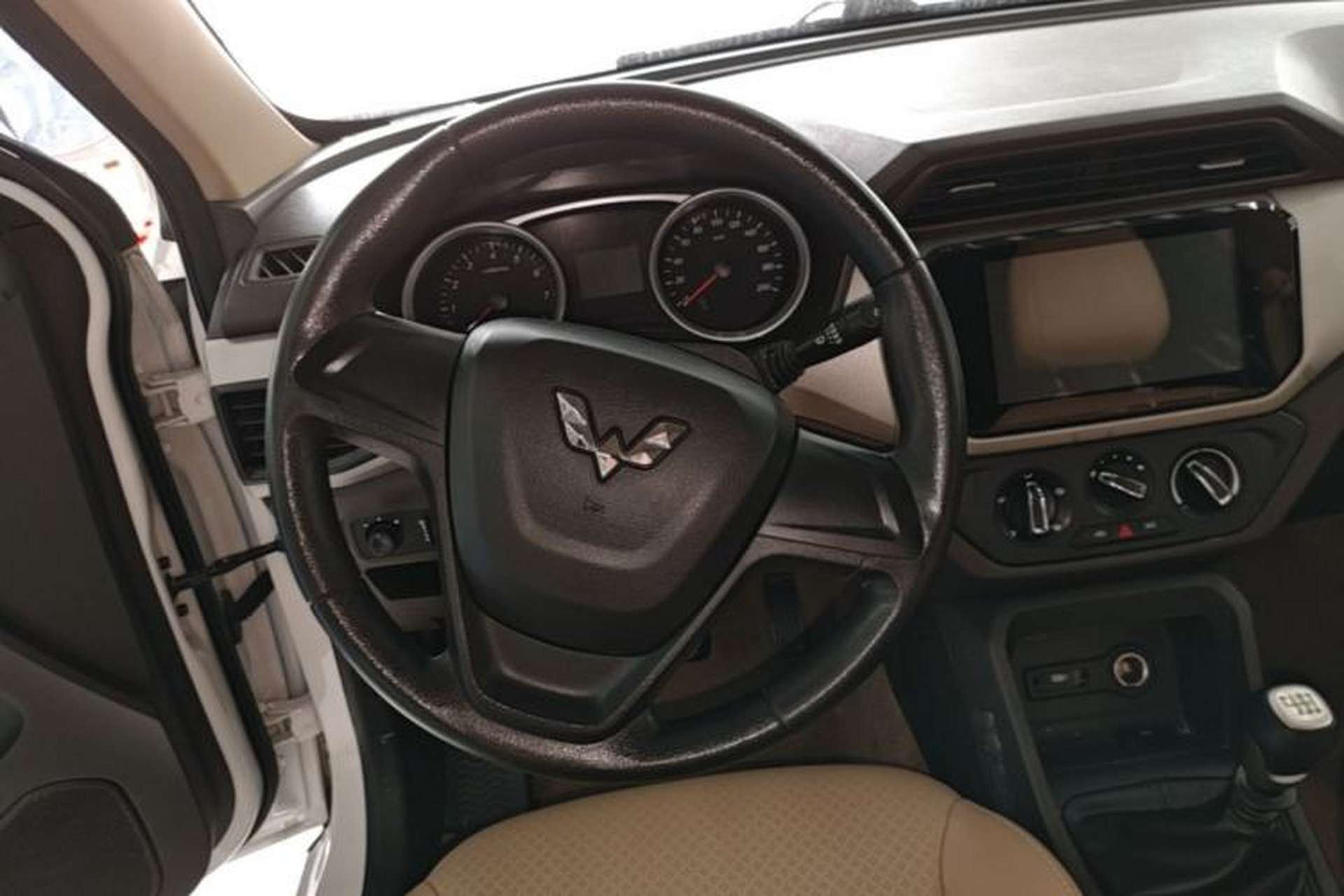 Used Wuling Hongguang 2019 1.5L S Comfort Edition China VI LAR Steering Wheel