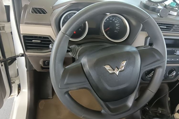 Used Wuling Hongguang 2019 1.5L S Standard Version China VI LAR Steering Wheel