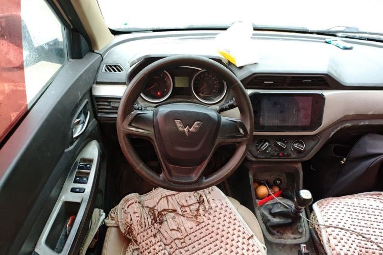Used Wuling Hongguang 2019 1.5L S Comfort Edition China VI LAR Steering Wheel