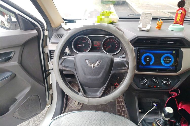 Used Wuling Hongguang 2019 1.5L S Standard Version China VI LAR Steering Wheel