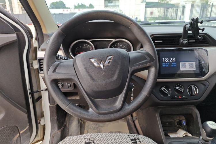 Used Wuling Hongguang 2019 1.5L S Comfort Edition China VI LAR Steering Wheel