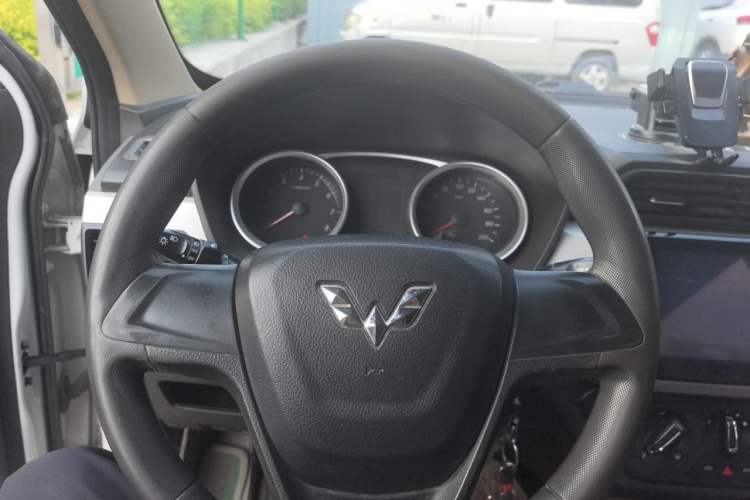 Used Wuling Hongguang 2019 1.5L S Comfort Edition China VI LAR Steering Wheel