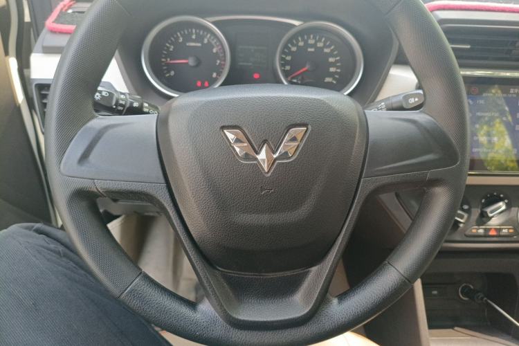 Used Wuling Hongguang 2019 1.5L S Comfort Edition China VI LAR Steering Wheel