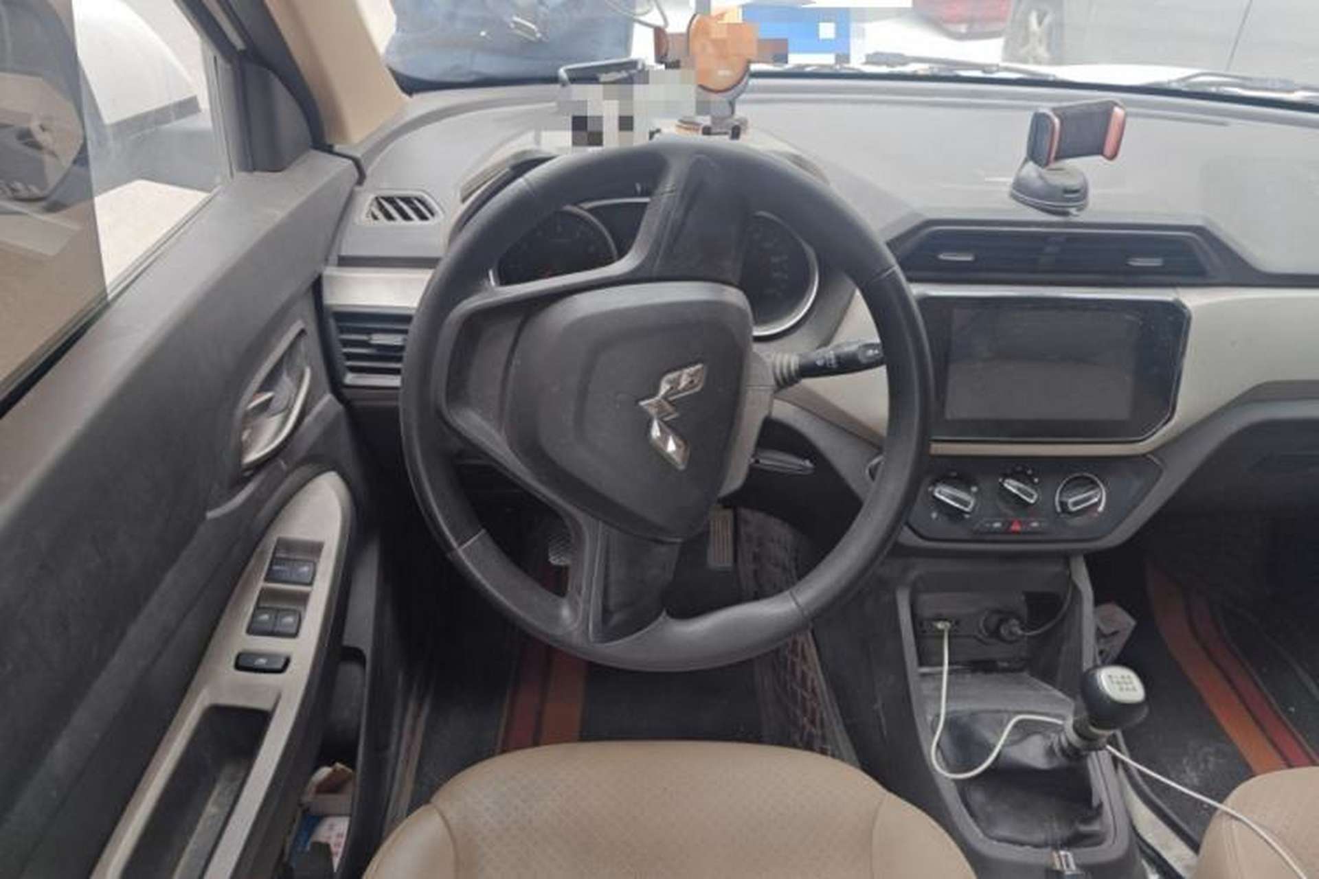 Used Wuling Hongguang 2019 1.5L S Comfort Edition China VI LAR Steering Wheel