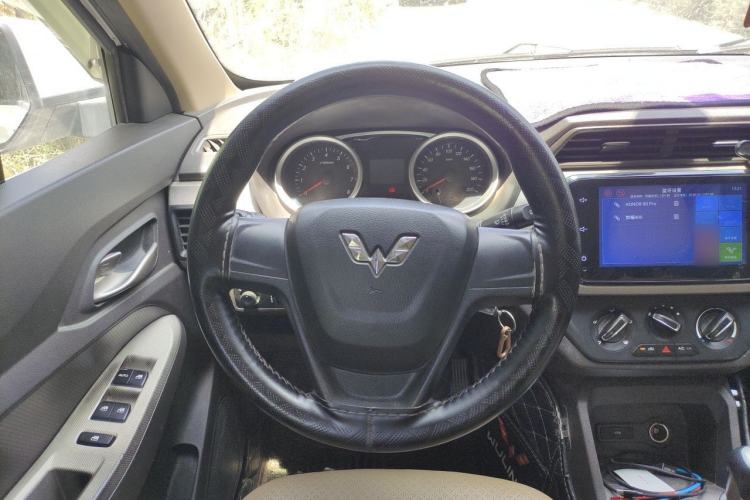 Used Wuling Hongguang 2019 1.5L S Comfort Edition China VI LAR Steering Wheel