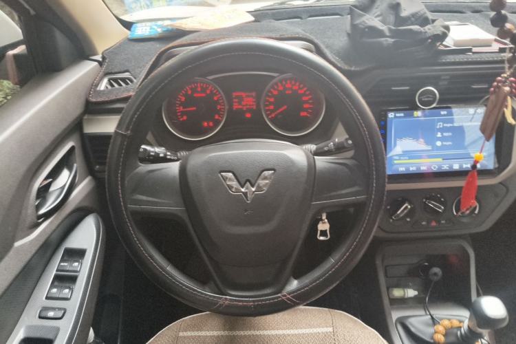 Used Wuling Hongguang 2019 1.5L S Standard Version China VI LAR Steering Wheel