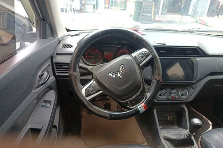Used Wuling Hongguang 2019 1.5L S Basic Version China VI Standard LAR Steering Wheel