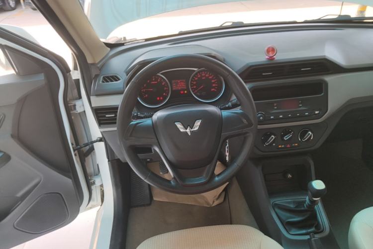 Used Wuling Hongguang 2019 1.5L S Standard Version China VI LAR Steering Wheel