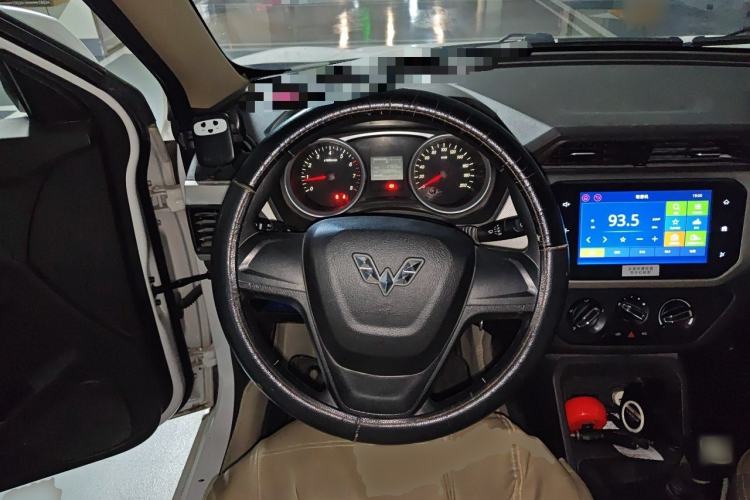 Used Wuling Hongguang 2019 1.5L S Comfort Edition China VI LAR Steering Wheel