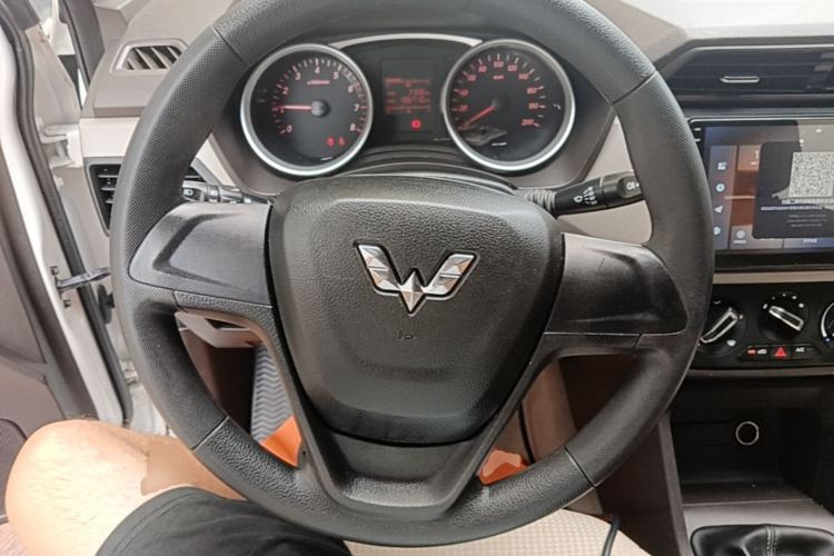 Used Wuling Hongguang 2019 1.5L S Standard Version China VI LAR Steering Wheel