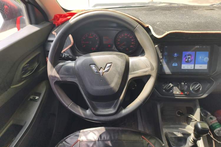 Used Wuling Hongguang 2019 1.5L S Basic Version China VI Standard LAR Steering Wheel