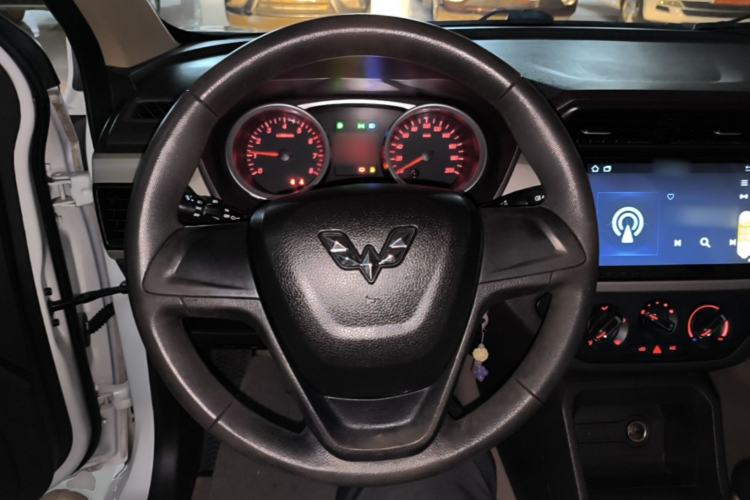 Used Wuling Hongguang 2019 1.5L S Standard Version China VI LAR Steering Wheel