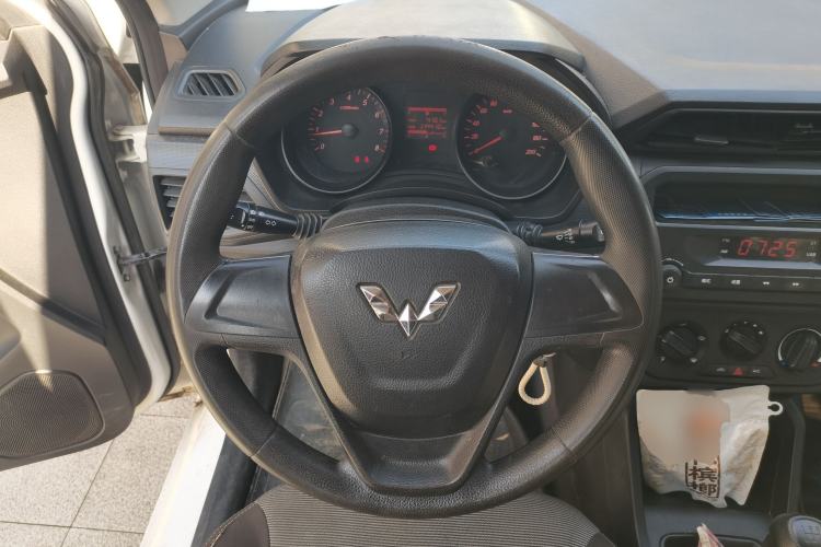 Used Wuling Hongguang 2019 1.5L S Base Version L2B Steering Wheel