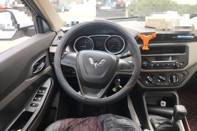 Used Wuling Hongguang 2019 1.5L S Standard Version China VI LAR Steering Wheel