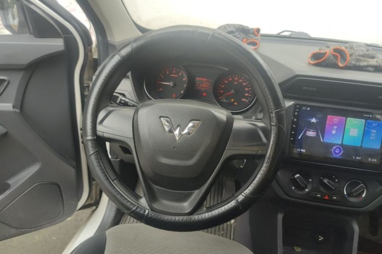 Used Wuling Hongguang 2019 1.5L S Basic Version China VI Standard LAR Steering Wheel