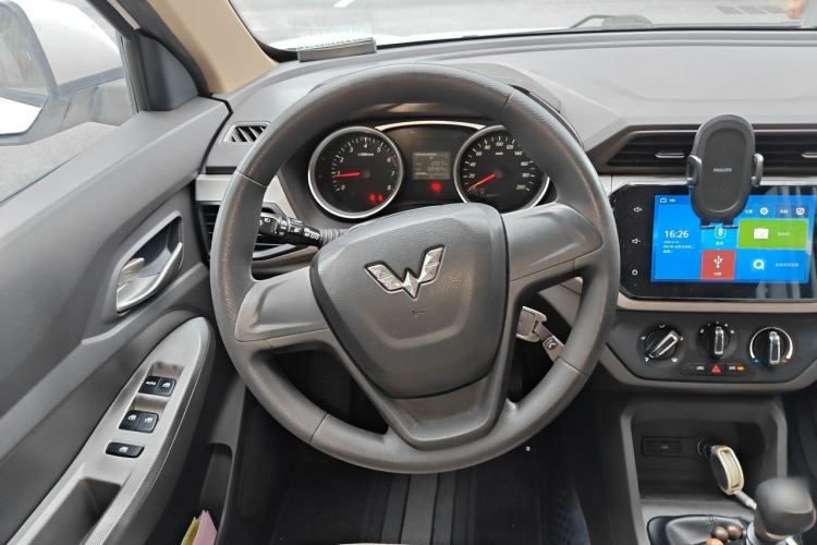 Used Wuling Hongguang 2019 1.5L S Comfort Edition China VI LAR Steering Wheel